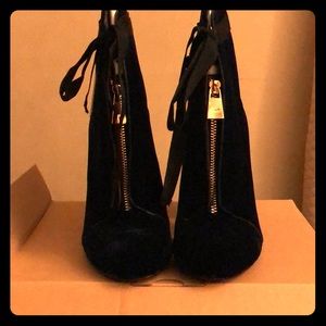 Zara Ankle booties. Blue Velvet. New in box!